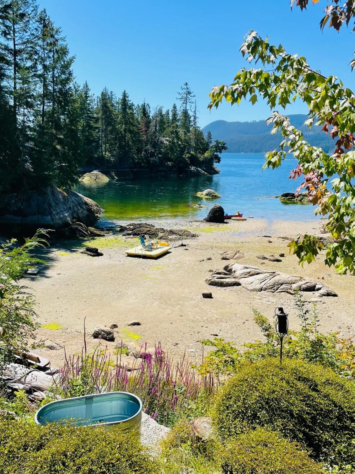 The Tuwanek Hotel And Spa Sechelt Luaran gambar